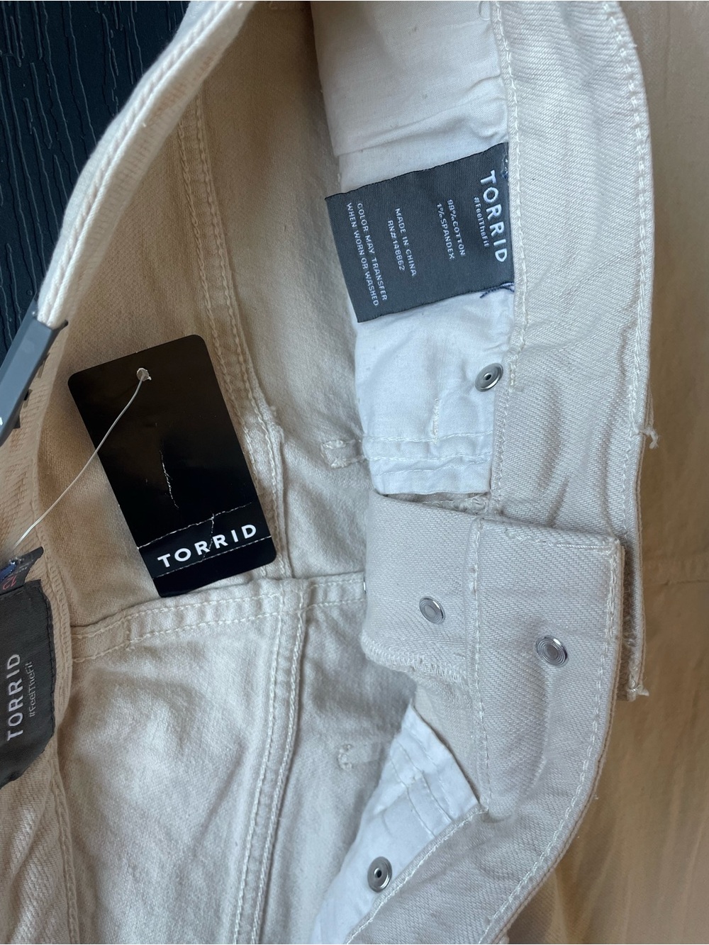 NEW Torrid 3.5” Classic Denim High-Rise Shorts Size 12 Ivory Button Fly Raw Hem - Picture 9 of 12